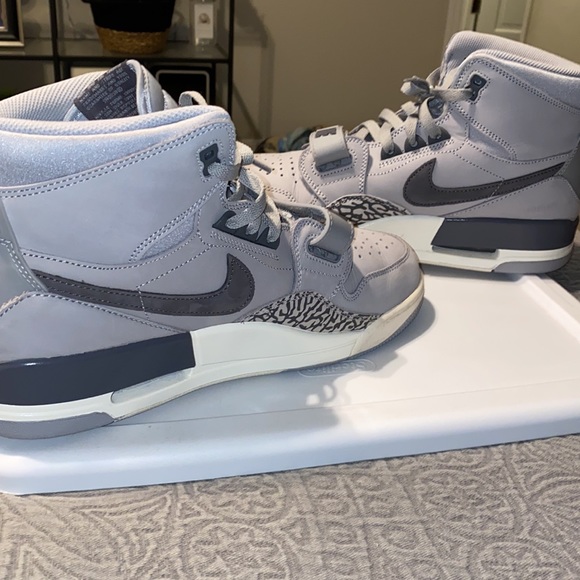 Air Jordan Legagcy 312 - Wolf Grey (WORN) - Picture 5 of 17